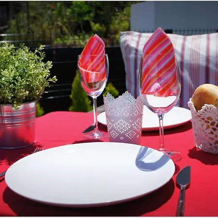 盖亚波尔图旅馆 *